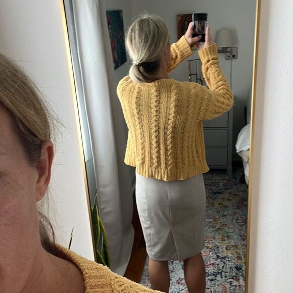 American Eagle Chenille Cable Knit Yellow Sweater Size Small - Picture 4 of 7